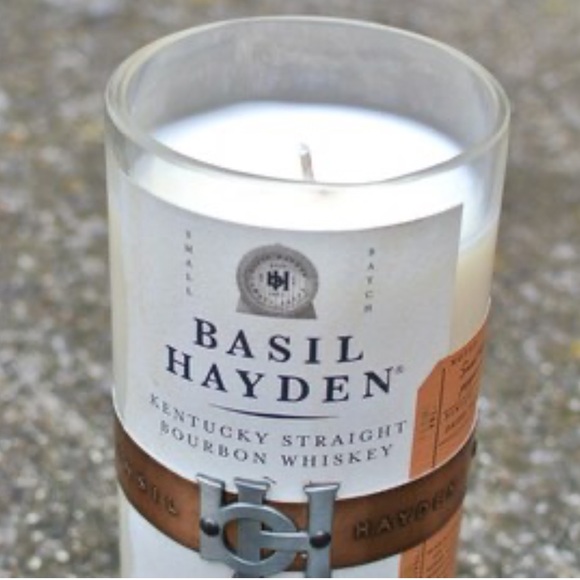 Basil Hayden Kentucky Bourbon Whiskey 750 ml bottle (empty) - Picture 5 of 14